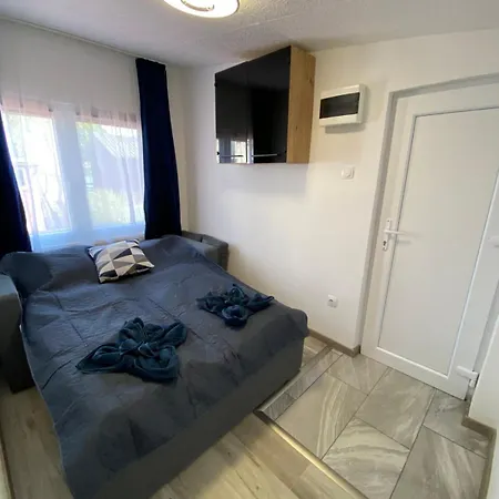 Baja-van Vendeghaz Ferienhaus *